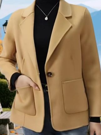 姐妹们,秋冬天怎么能少得了这件超美的羊毛呢大衣呢?它是那种经典的宽松款,上身就是温柔知性的小姐姐既视感,而且还是百搭不挑人的茧型设计,穿上后既暖和又舒服,还有气质。喜欢这种风格的姐妹不要错过了#不挑年龄不挑身材#谁穿谁好看#秋冬新款#遮肉显瘦