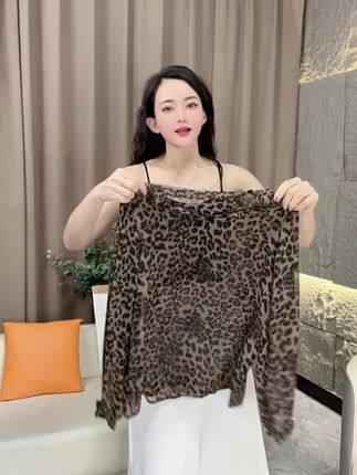 #谁穿谁好看系列 #质量嘎嘎好 #百搭不过时 #豹纹气质衬衫@抖音小助手