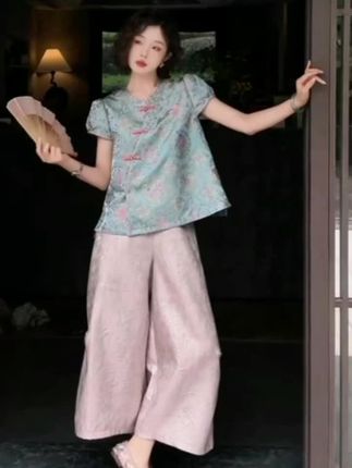 #气质女神穿搭 #减龄显瘦穿搭 #时尚穿搭分享 气质减龄套装女2025夏季新款洋气设计感国风提花上衣阔腿裤两件套#夏季穿搭 怎么穿怎么舒服