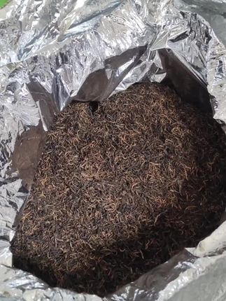 早春红茶,条索紧细,金豪显露,滋味醇厚甘爽,香气持久高扬,精细口粮茶,都是自家自产自销的农家茶#召唤茶友