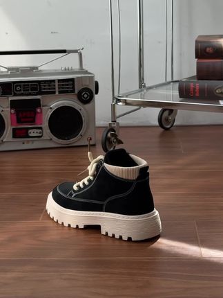 质感很棒的一双马丁靴!穿上就脱不下来了!! #马丁靴 #冬季穿搭 #加绒加厚 #好鞋推荐 #男鞋