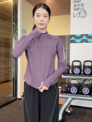 运动 美丽不仅仅是外表,更是健康和自信的体现。 #运动套装穿搭 #穿出你的时尚你的感觉 #运动套装 #健身 #健身穿搭