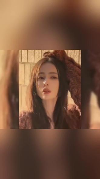 古力娜扎经纪人离职后,她现在和张云龙共用资源