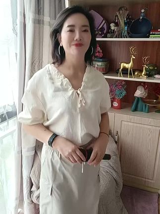 #喜欢唱歌的我 #打开索爱mC8话筒音响麦克风唱一首,西马拉牙的风吹过,把梦带到了纳木错…#好听的情歌翻唱,每日一歌,情歌音乐分享