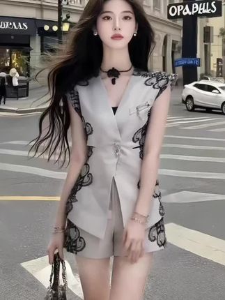 新款法式轻奢优雅知性风修身收腰V领时尚套装小众设计氛围感女装#夏季穿搭 #时尚穿搭时尚穿搭时尚 #街拍小姐姐穿搭秀 #时尚气质穿搭 #穿出你的时尚你的感觉