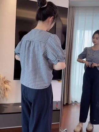 爆款流行夏季两件套女装格子短袖小衫+九分阔腿裤休闲减龄两件套#短袖 #衬衫 #阔腿裤 #休闲裤 #两件套