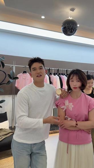 这个高光腮红 一块 安排全脸妆容@大乐子