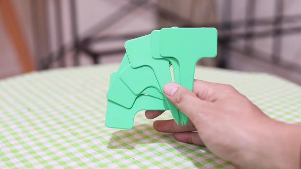 家里养的植物太多用什么工具辅助记录花卉?