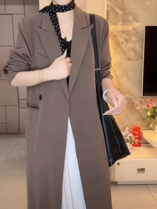 #品质女装 #被秋日氛围感穿搭拿捏了 #早秋高智感职场穿搭 #随机穿搭挑战 #chic拉满的流光运动风穿搭