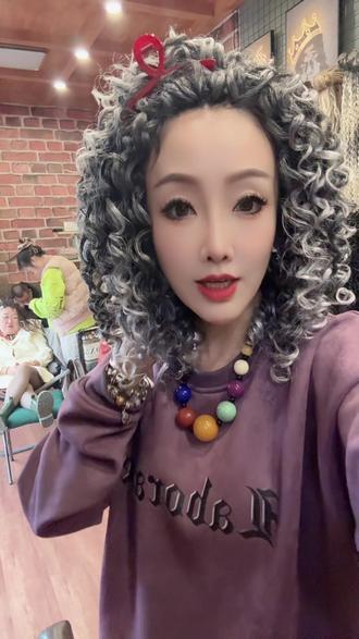 我又要换发型了哈哈哈哈哈