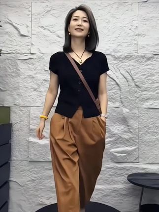 #休闲减龄穿搭 #气质穿搭 #高级感穿搭 #谁穿谁好看 #套装
