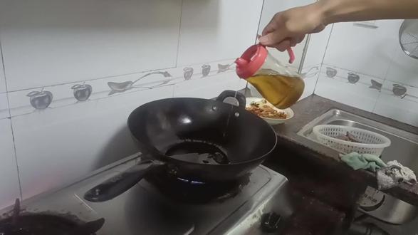 #会下厨的男人
天冷了,来份牛下水暖暖身体!