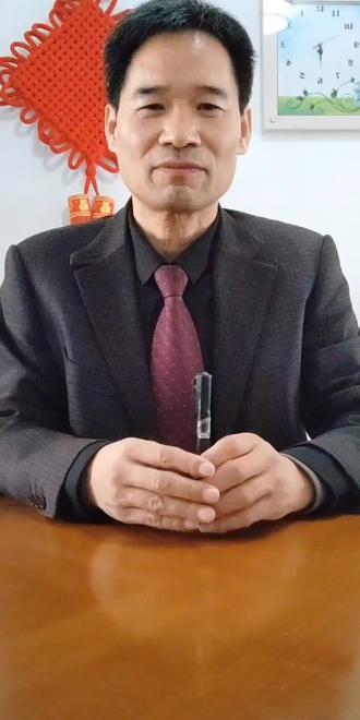 无人扶我青云志
我自踏雪至山巅
倘若命中无此运
孤身亦可登昆仑
苦厄难夺凌云志
不死总有出头日
他朝若有翻身时
生吃黄连也叫甜