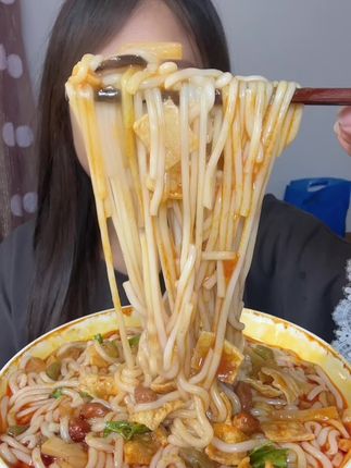 就馋这一口了!!太香啦,汤浓味好 合味芳螺蛳粉 #合味芳螺蛳粉活动来 #螺蛳粉