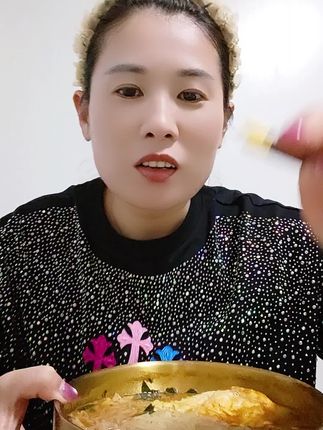 今天错过了啥🤔以后再约我吃饭一定提前打☎️我一天到头的这么忙,发信息能听见吗🤣#闺蜜