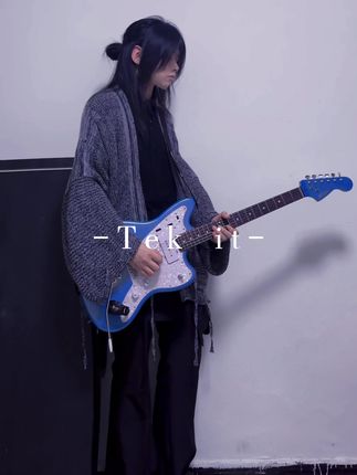 我只想和你在一起发呆 #电吉他#tekit #长发男