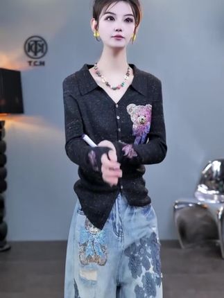 不止于闪耀,TCH烫钻设计传递低调的高级时尚态度 #TCH #烫钻工艺 #高级态度 #说好的随便穿穿去看秀 #琥珀系拉抽屉变装