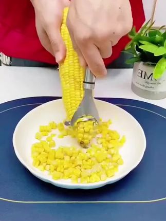 #厨房玉米剥粒打窝神器家用护手不锈钢玉米刨刀手动削鲜玉米 #好物推荐🔥 #居家好物 #强烈推荐