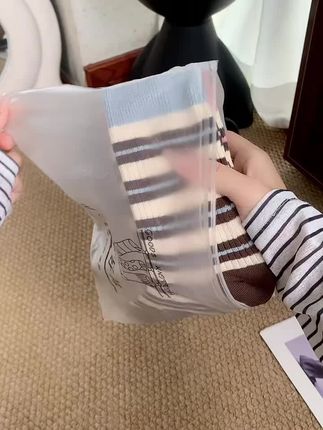 太好看了吧,撞色的条纹袜🧦 #秋冬必备单品 #秋款新款 #袜子 #女袜