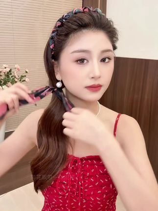 #发箍这样戴好美 #简单好看发型 #头饰发饰 #这也太好看了 #日常发型 @抖音小助手