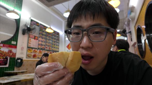【Fancy'勇闯澳门06】终于吃到了葡式蛋挞! 办了好久的港澳通行证终于排上用场了,珠海入境澳门半日游,核心景区十五分钟内就可以到达,btw牛杂是真香啊#在搞一种很新的旅行vlog #澳门 #澳门旅游 #五一去哪儿 #vlog日常
