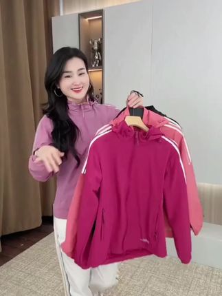 双层透气网连帽女弹力户外运动风衣休闲女士大码徒步登山春秋季#户外穿搭 #休闲百搭 户外运动休闲衣服#双层透气网户外运动休闲风衣推荐