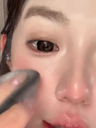 自从有了它,底妆牢牢扒在脸上!化妆总是卡粉斑驳脱妆的姐妹快来试试它#定妆 #美诺粉饼 #自用好物分享 #平价彩妆 #今日妆容