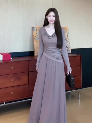 舒胡蕾 摩卡松露 时尚设计感不规则拼接荡领收腰连衣裙 #时尚设计感#拼接连衣裙#收腰显瘦#连衣裙#裙子