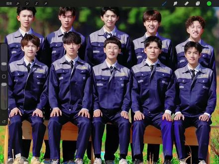 我去,上一条求助有好多朋友评论,谢谢大家,想起来很久之前我宝宝让我猜十个勤天的年龄,要不是我认识王一珩,我想才大哥是最小来着嘿嘿。第二次剪视频剪的不太好#十个勤天 #禾伙人 #情侣日常 #恋爱日常 @脆脆的农业日记🌾