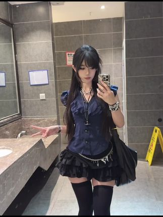 人之间的纠葛 是生命里的几场炎症#对镜拍 #ootd穿搭