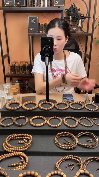 海南莺歌绿奇楠沉香!药香沁人越戴越亮