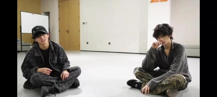 嗯对大概就是🩵🩷#橹穆 #橹穆99 #橹穆新音纪录片