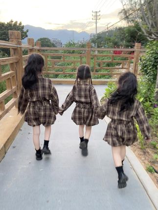 我很骄傲 我的小花被我养得很好 如果陪伴有痕迹 那一定藏在你长大的一点一滴里 不着急你可以慢慢长大 慢慢懂事 慢慢越来越好 而我永远爱你~ #我的女孩👧🏻 #女童穿搭 #秋款上新中 #高品质童装 #生女儿就要这样穿