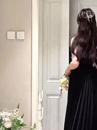 衣服颜色多,不想分开洗,又怕染色,我就买了这个衣物吸色片放几片它能防止混洗衣服串色染色 #小叮咚吸色片 #衣物吸色片 #洗衣小妙招