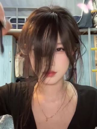 10s 尝试驯服韩式斜刘海#碎发整理神器 #韩系斜刘海 #发型教程