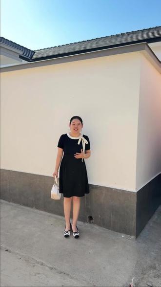 赫本风连衣裙!精致蝴蝶结点缀温柔又好看,收腰版型修饰身材,长短两种版型可选#连衣裙 #裙子 #赫本风小黑裙