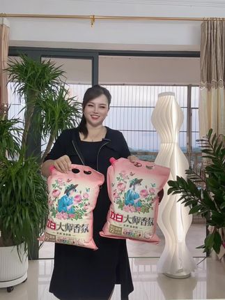 我的妈呀,太香了立白大师香氛洗衣粉全新升级!到手超大袋8.52斤,还加上了导流嘴,依然好用,#实惠 #便宜好物