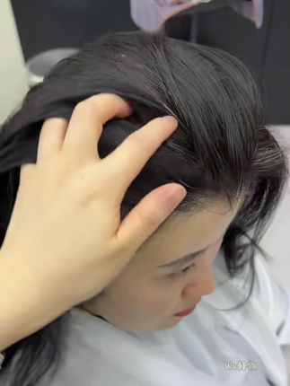 白发染发怎么办?用这款三个魔发匠一支黑回头率超高,自己在家就能染#三个魔发匠一支黑 #三个魔发匠泡泡染 #三个魔发匠一梳黑 #三个魔发匠染发膏