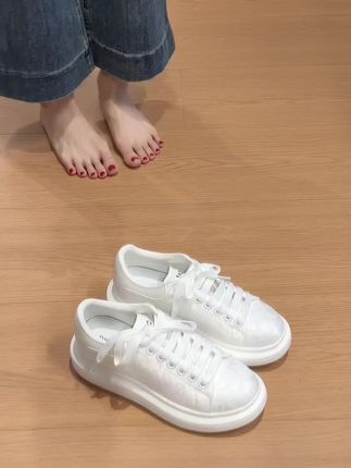 #达芙妮#刺绣小白鞋#小白鞋#好鞋分享#热点宝