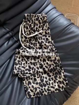 这个夏天我会把它穿到包浆的!巨舒服!随意搭件T恤就慵懒感满满!#百搭神裤 #慵懒风穿搭 #梨形身材穿搭 #遛弯裤#平价穿搭