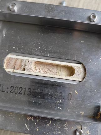 无钉孔工艺制作二合一链接件开槽模具