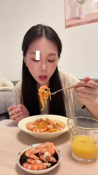 塔罗师的一天,你们爱看吗? #vlog日常 #塔罗 #vlog十亿流量扶持计划 @创作者流量扶持 @抖音小助手