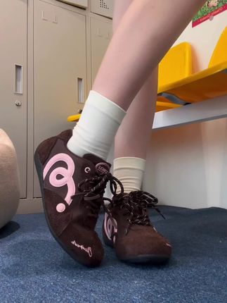 漂亮的鞋鞋~我要一直穿!! #鞋子控 #哎呦喂你鞋真好看 #百搭鞋子 #新鞋到了 #强烈推荐