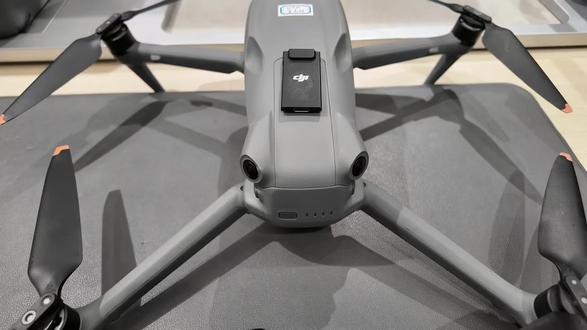 无人机按照4g图传模块 #大疆Air3S #大疆Mavic4Pro