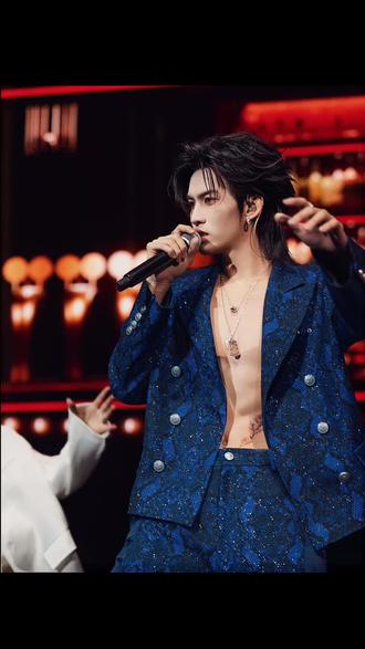 #云熠星河 一个身材板正,一个俊美,你俩整挺好