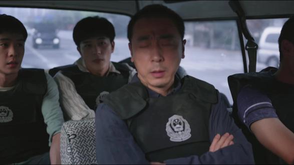 第2集:一辆警车里的“生死辩证法” #好剧推荐 #我的观影报告 #警察荣誉 #抖音二创激励计划