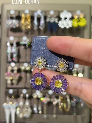 #时尚饰品 #我又心动了 #耳饰搭配 #精致女人必备 #美出新高度