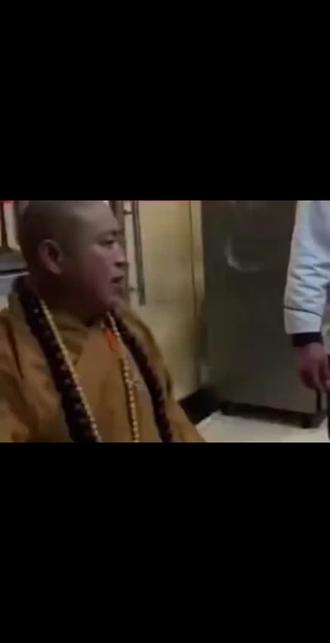 释总这个捻花指,大力金刚指,千手如开掌,般若掌出神入化,释迦摩尼见了他都得喊一声董事长😎#全寺最靓的仔 #释永信