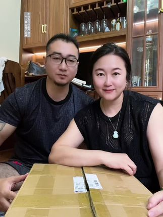 hpv感染 宫颈高级别病变 转阴路上的真实分享 经历过的才知道,HPV转阴这条路,除了提升免疫力,日常的细节防护真的不能马虎!回看当初刚手术完那会儿,每天提心吊胆怕复发,就是这些“安心好物”陪我们扛过来的~ ✅ 内衣裤、毛巾用它泡洗,清爽柔软更安心 ✅ 出门随身带,擦拭马桶、座椅,超方便 ✅事前喷雾双保险 它不是药,却是我们日常防护里最踏实的一环! 回购N次直接囤一箱,用行动证明它的好~ 希望所有正在经历的姐妹,都能被温柔呵护。 转阴路上,每一份安心都算数!❤️#hpv #转阴 #宫颈病变 #锥切 #活检