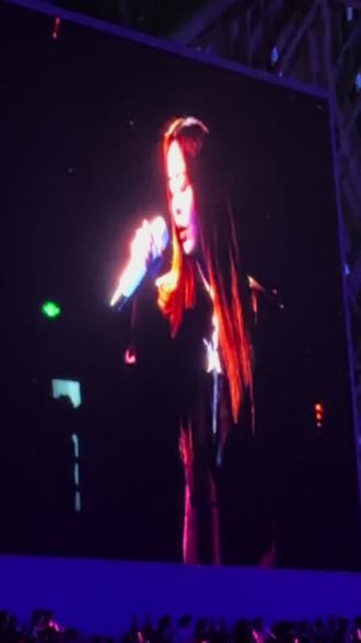 张靓颖海豚音琼海非凡声浪演唱会【画心】
